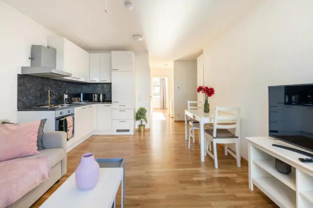 Near Lake Fully Furnished Beautiful Apartment Vídeň Exteriér fotografie